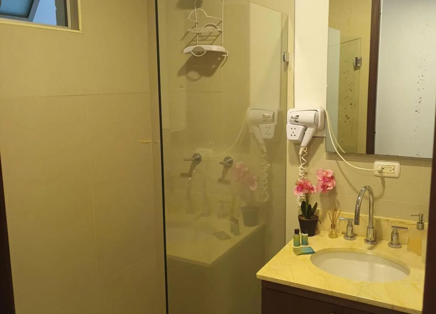 Apartment Cartagena Beach Condo - 1400 Sq. Ft. Colombia