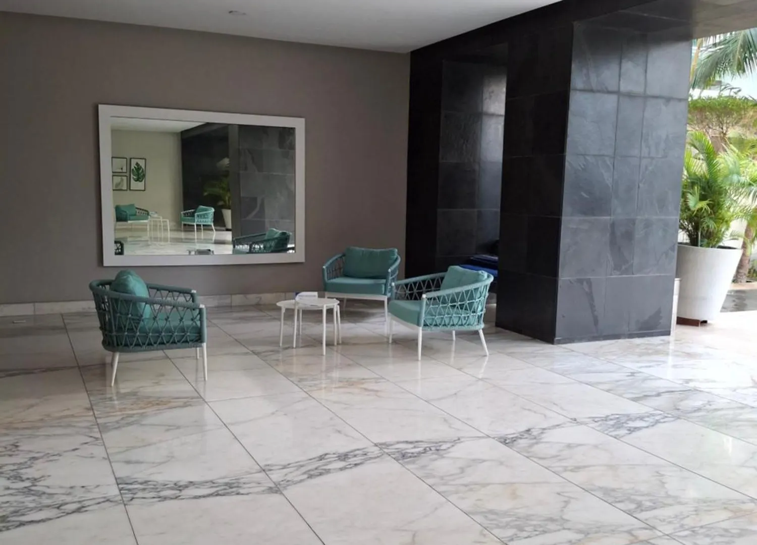 Cartagena Beach Condo - 1400 Sq. Ft. Colombia